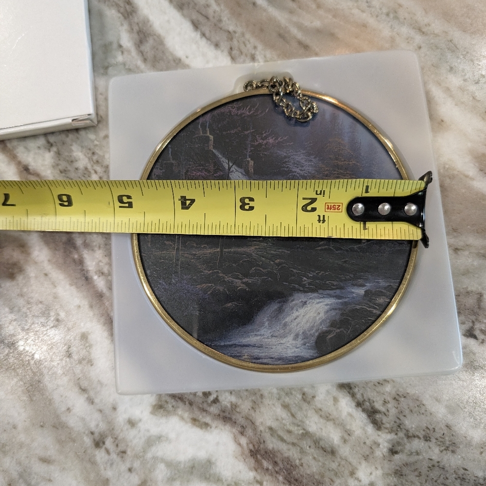 Thomas Kinkade A Quiet Evening Sun Catcher - Picture 5 of 5